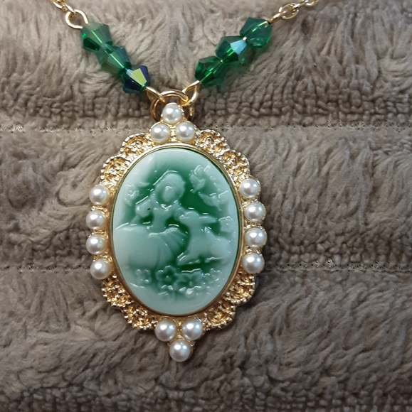 Handmade Cameo Necklace Girl And Baby Deer Green White With Preciosa Crystals - Picture 4 of 5